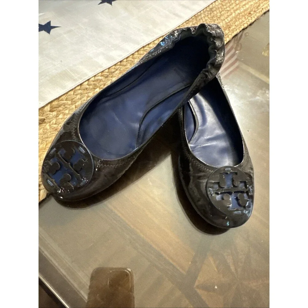 🔥TORY BURCH MINNIE REVA Brown/Blue Patent Leather Logo Ballet Flat Shoe Sz 7.5